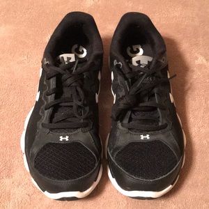 PreOwned Under Armor Assert 6 women’s 7